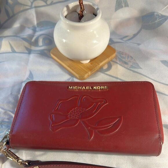 MICHAEL Michael Kors Handbags - Michael Kors Leather Mulberry Nouveau Floral Embossed Wallet - EUC